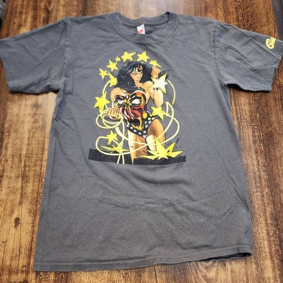 graphitti Other - Wonderwoman t-shirt